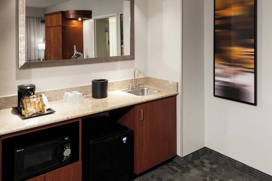 Courtyard by Marriott Miami at Dolphin Mall hotel detail image 6