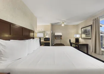 The Beach House Inn hotel thumbnail 6