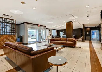 Four Points by Sheraton Toronto Mississauga hotel thumbnail 2