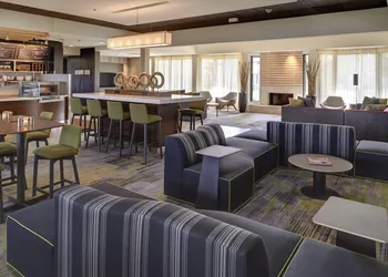 Courtyard by Marriott Indianapolis Airport hotel thumbnail 2