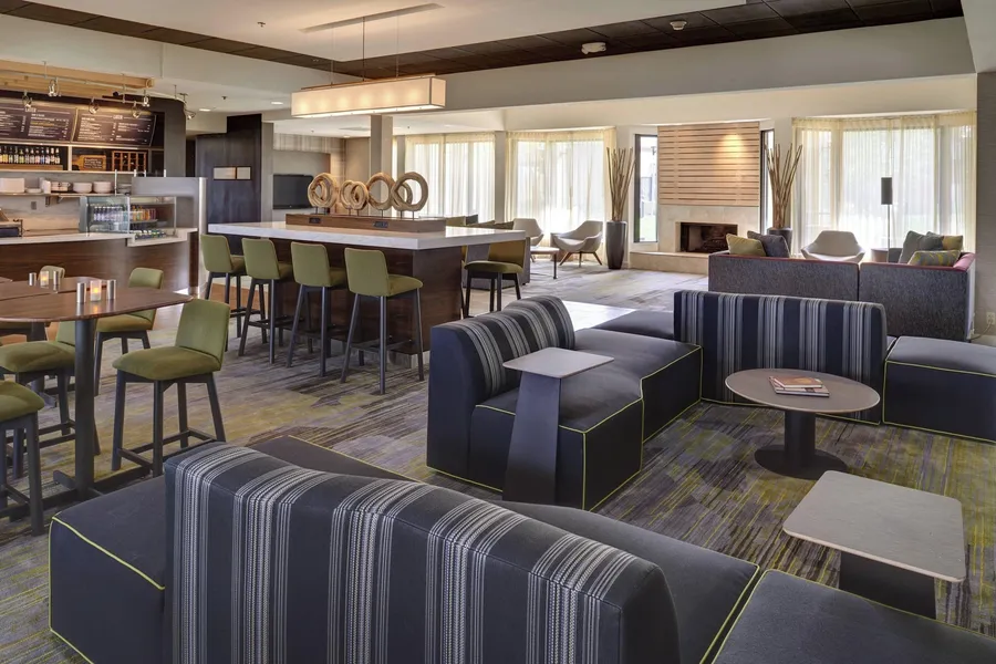 Courtyard by Marriott Indianapolis Airport hotel detail image 2