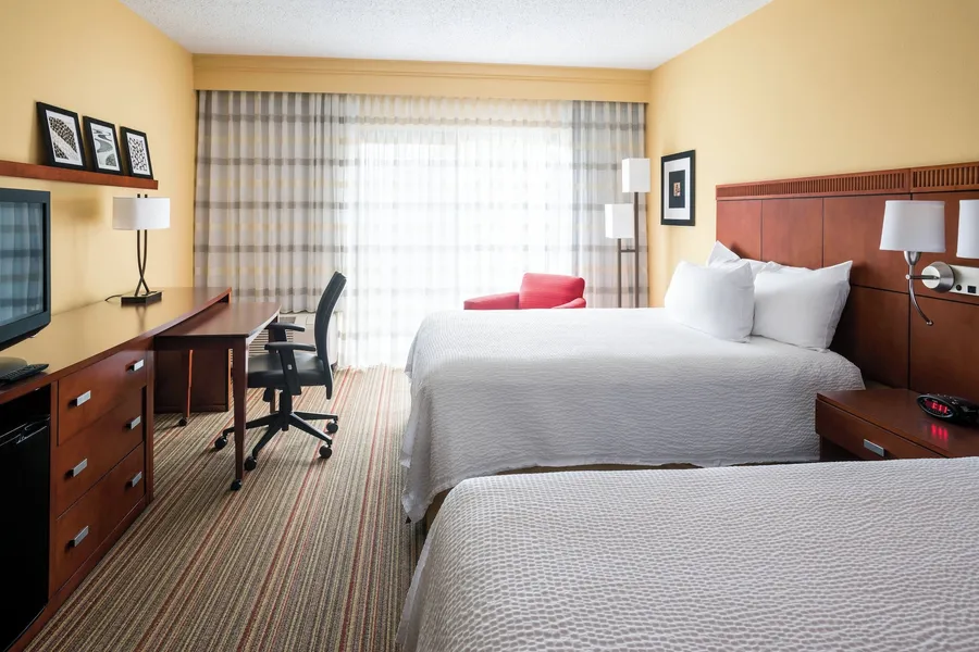 Courtyard by Marriott Indianapolis Airport hotel detail image 6
