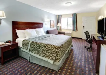 Days Inn & Suites by Wyndham Albuquerque West hotel thumbnail 6