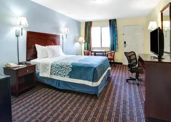 Days Inn & Suites by Wyndham Albuquerque West hotel thumbnail 8