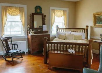 Cave Hill Farm Bed & Breakfast hotel thumbnail 4