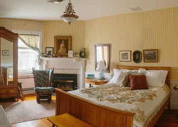 Cave Hill Farm Bed & Breakfast hotel thumbnail 6