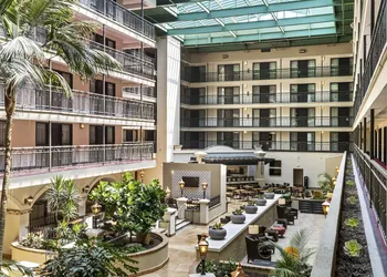 Embassy Suites by Hilton Los Angeles LAX South/El Segundo hotel thumbnail 4