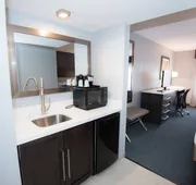Fairfield Inn and Suites by Marriott Atlanta Airport North hotel detail image 4