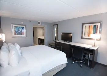 Fairfield Inn and Suites by Marriott Atlanta Airport North hotel thumbnail 8