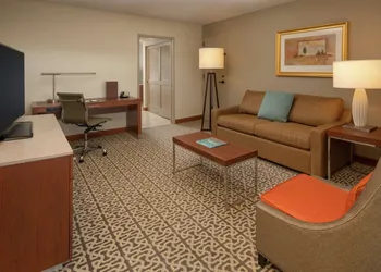 DoubleTree Suites by Hilton Seattle Airport - Southcenter hotel thumbnail 3