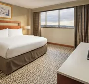 DoubleTree Suites by Hilton Seattle Airport - Southcenter hotel detail image 5