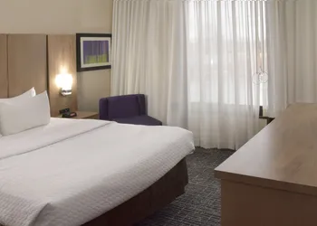 Crowne Plaza Cleveland Airport by IHG hotel thumbnail 5