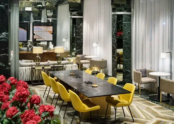 Millennium Hilton New York One UN Plaza hotel thumbnail 3