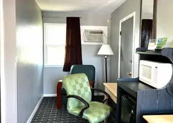 Hawkeye Motel hotel thumbnail 5