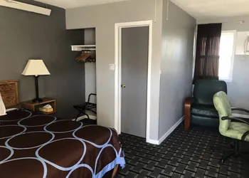 Hawkeye Motel hotel thumbnail 7
