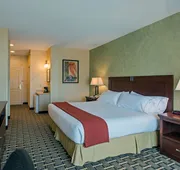 Holiday Inn Express & Suites Youngstown N (Warren/Niles) by IHG hotel detail image 5
