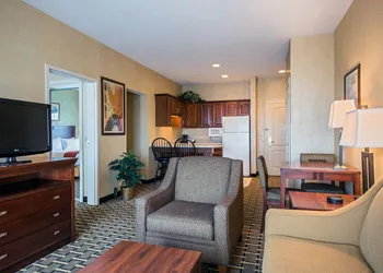 Holiday Inn Express & Suites Youngstown N (Warren/Niles) by IHG hotel thumbnail 8