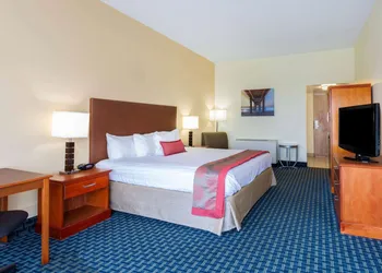 Ramada Plaza by Wyndham Virginia Beach Oceanfront hotel thumbnail 6