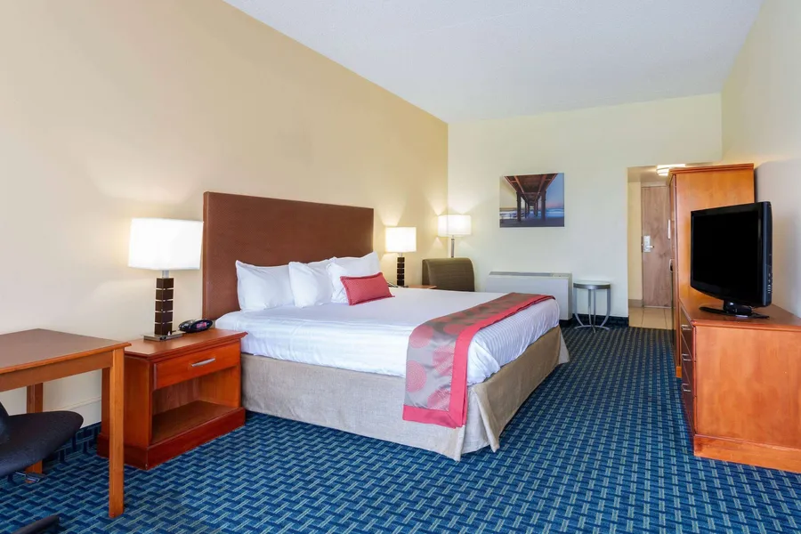 Ramada Plaza by Wyndham Virginia Beach Oceanfront hotel detail image 6