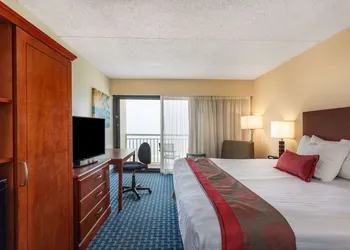 Ramada Plaza by Wyndham Virginia Beach Oceanfront hotel thumbnail 7