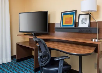 Fairfield Inn & Suites Houston Intercontinental Airport hotel thumbnail 7