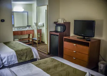 Quality Inn & Suites Northampton - Amherst hotel thumbnail 7