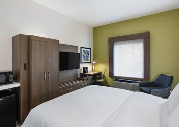 Holiday Inn Express & Suites Saskatoon Centre by IHG hotel thumbnail 4