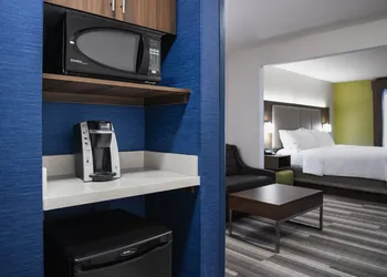 Holiday Inn Express & Suites Saskatoon Centre by IHG hotel thumbnail 5