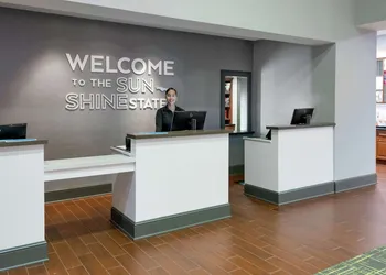 Hampton Inn & Suites Orlando Airport @ Gateway Village hotel thumbnail 2