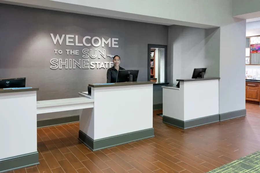 Hampton Inn & Suites Orlando Airport @ Gateway Village hotel detail image 2