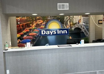 Days Inn by Wyndham Suites San Antonio North/Stone Oak hotel thumbnail 2
