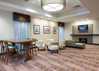 DoubleTree by Hilton Hotel Grand Rapids Airport hotel thumbnail 3