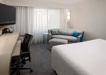 Courtyard by Marriott Houston Westchase hotel thumbnail 6