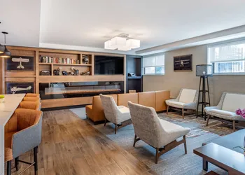 Comfort Inn JFK Airport hotel thumbnail 3