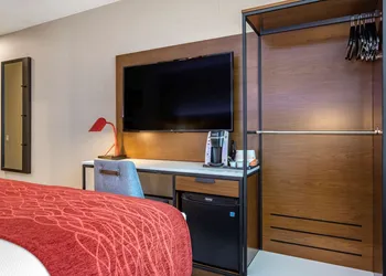 Comfort Inn JFK Airport hotel thumbnail 7
