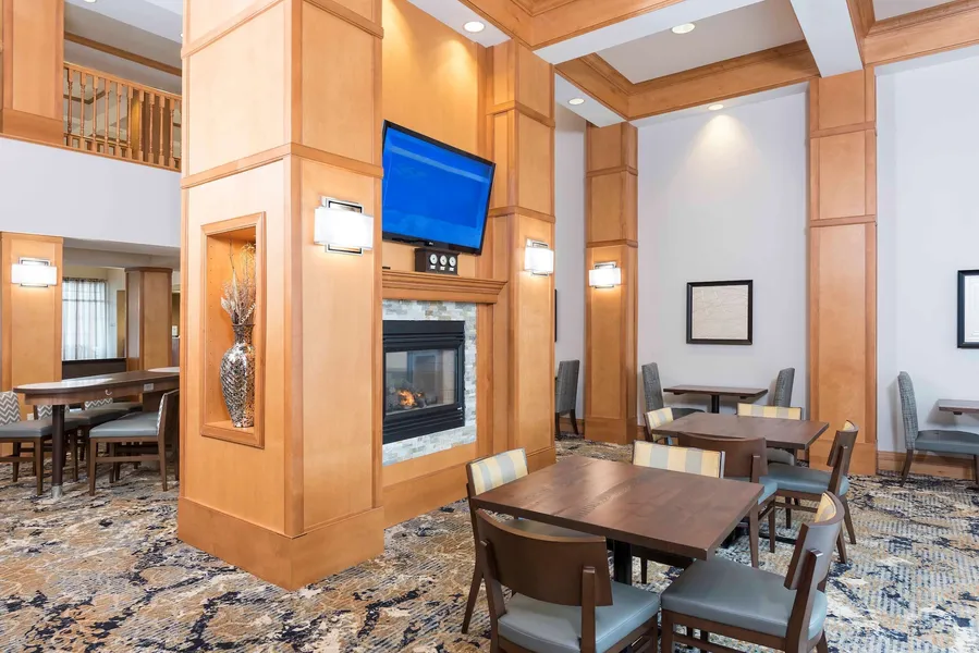 Homewood Suites by Hilton Indianapolis-Airport/Plainfield hotel detail image 2