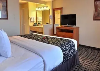 Clarion Inn Renton - Seattle hotel thumbnail 4