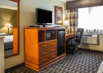 Clarion Inn Renton - Seattle hotel thumbnail 8