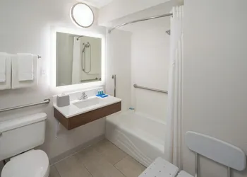 Holiday Inn Express Orlando International Airport by IHG hotel thumbnail 7