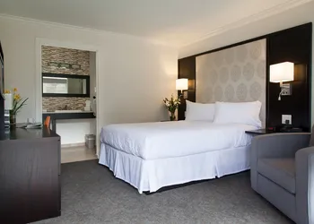 Park Pointe Hotel hotel thumbnail 4