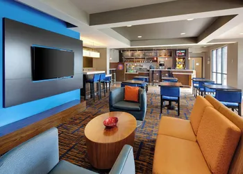 Courtyard by Marriott Grand Rapids Airport hotel thumbnail 2