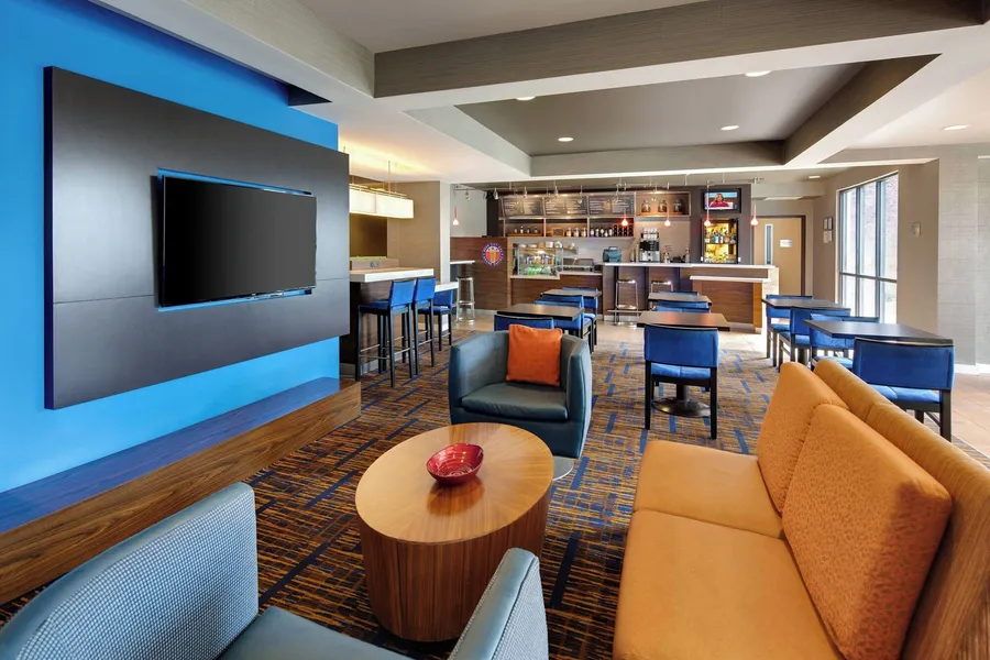 Courtyard by Marriott Grand Rapids Airport hotel detail image 2