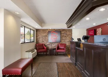 Red Roof Inn Grand Rapids Airport hotel thumbnail 2