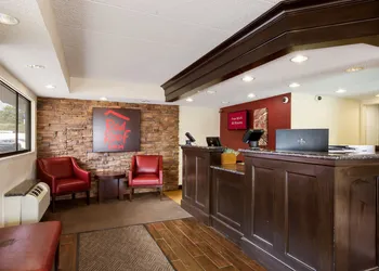 Red Roof Inn Grand Rapids Airport hotel thumbnail 4