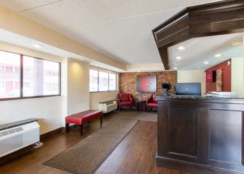Red Roof Inn Grand Rapids Airport hotel thumbnail 6