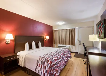 Red Roof Inn Grand Rapids Airport hotel thumbnail 7