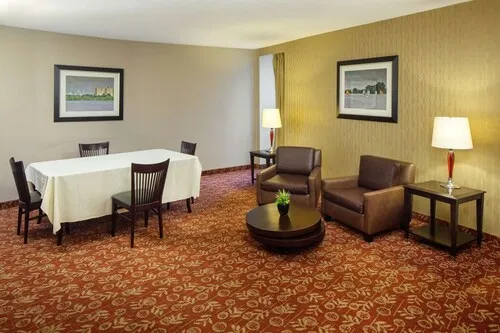 DoubleTree by Hilton Cherry Hill Philadelphia hotel detail image 6