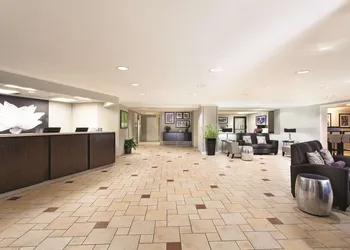 La Quinta Inn & Suites by Wyndham Miami Airport East hotel thumbnail 2