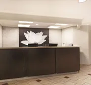 La Quinta Inn & Suites by Wyndham Miami Airport East hotel detail image 4