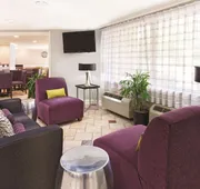 La Quinta Inn & Suites by Wyndham Miami Airport East hotel detail image 5